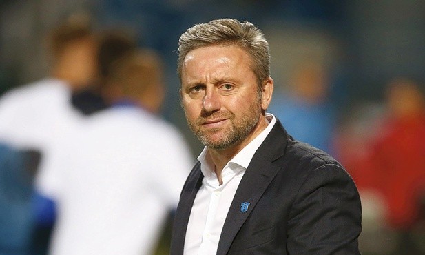 Zdaniem wielu krytyków Jerzy Brzęczek jest zbyt mało doświadczony, by objąć posadę trenera reprezentacji.