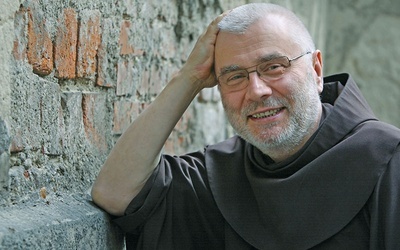 O. Rafał Kogut o Bożej miłości mówi z tak niezachwianą pewnością, że entuzjazm od razu się udziela.