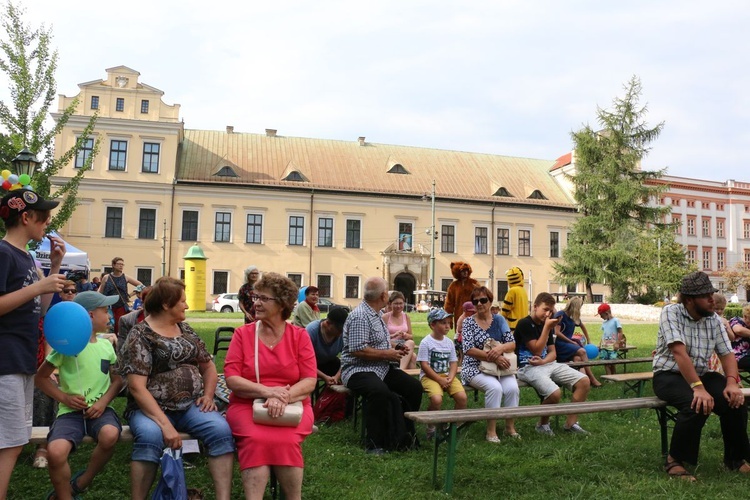 Piknik rodzinny pod Oknem Papieskim