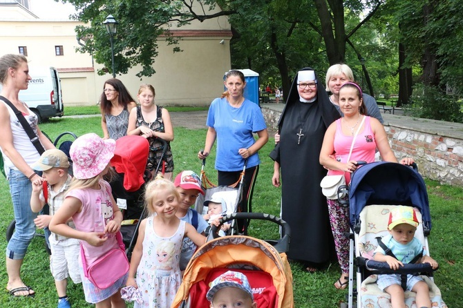 Piknik rodzinny pod Oknem Papieskim