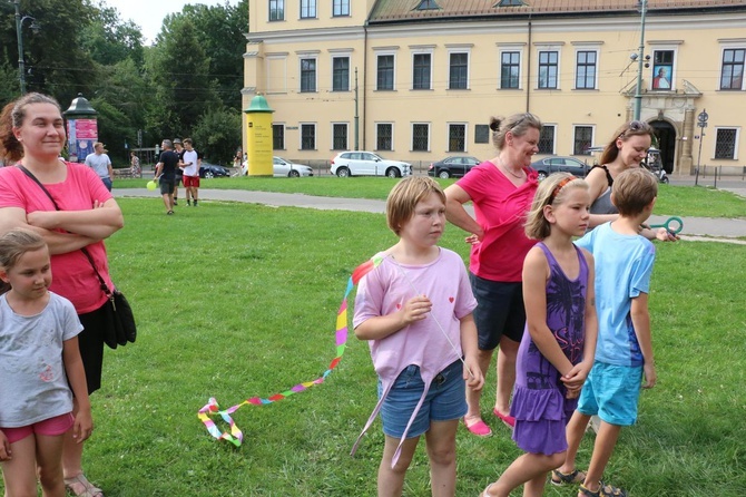 Piknik rodzinny pod Oknem Papieskim