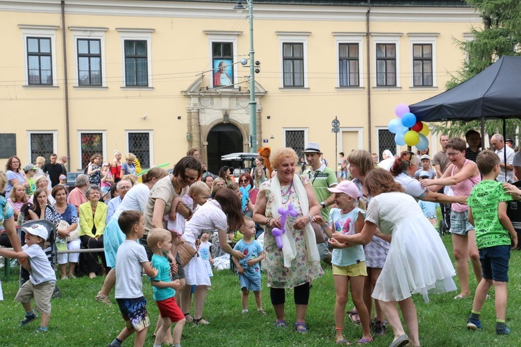 Piknik rodzinny pod Oknem Papieskim