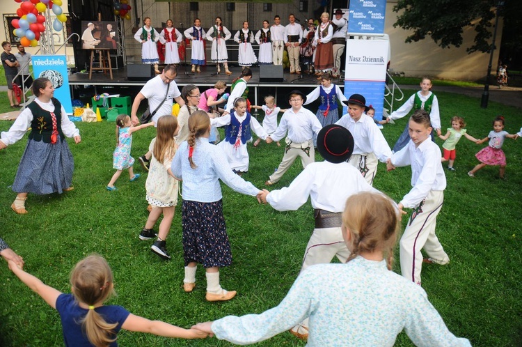 Piknik rodzinny pod Oknem Papieskim Cz. 2