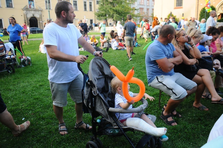 Piknik rodzinny pod Oknem Papieskim Cz. 2