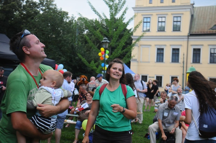 Piknik rodzinny pod Oknem Papieskim Cz. 2