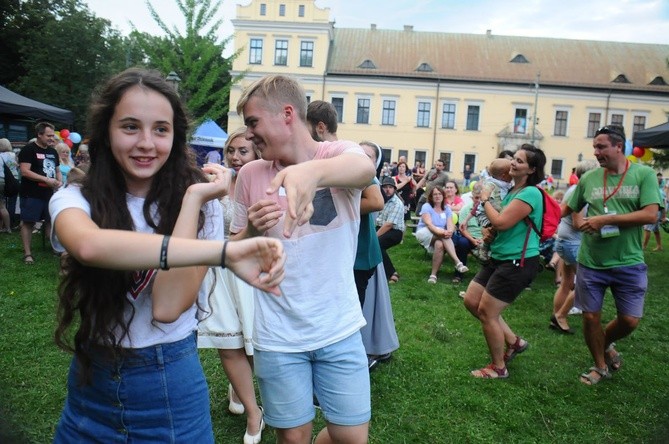 Piknik rodzinny pod Oknem Papieskim Cz. 2