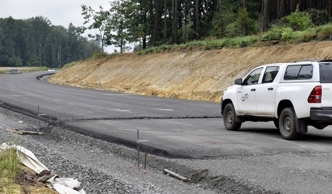 Droga Racibórz-Pszczyna: pierwszy asfalt