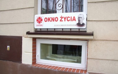 Okno życia u tarnowskich józefitek na ul. Mościckiego