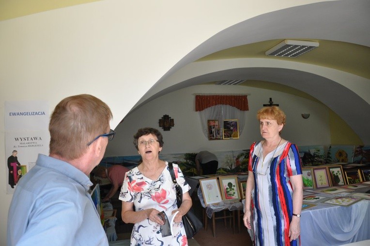 Wystawa ks. prof. Tomasza Hergesela w Zakrzowie