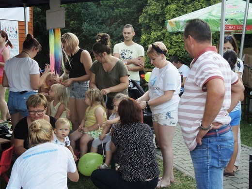 10. Biesiada fundacji "Krzyż Dziecka" w Pisarzowicach