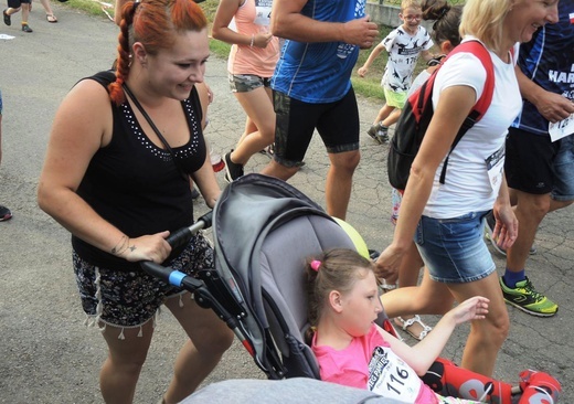 10. Biesiada fundacji "Krzyż Dziecka" w Pisarzowicach