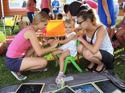 10. Biesiada fundacji "Krzyż Dziecka" w Pisarzowicach