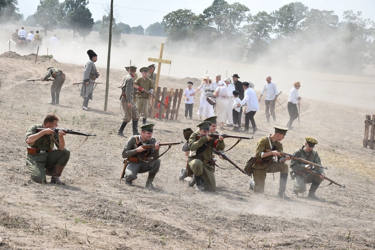 Piknik historyczny w Chojnowie