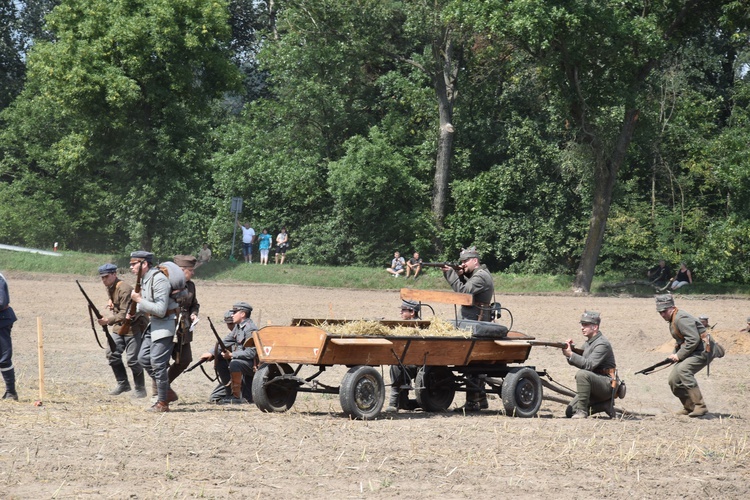 Piknik historyczny w Chojnowie