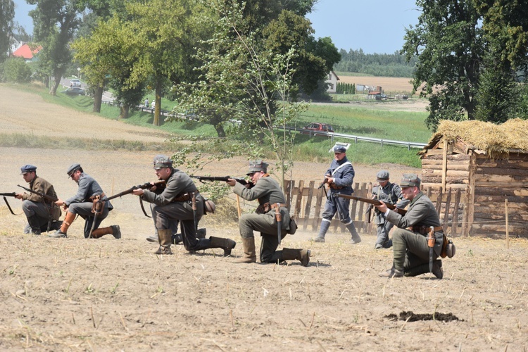 Piknik historyczny w Chojnowie