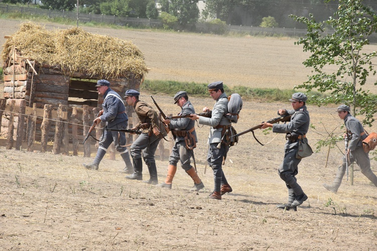 Piknik historyczny w Chojnowie