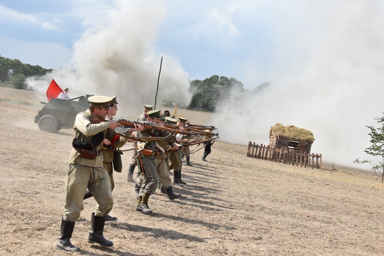 Piknik historyczny w Chojnowie