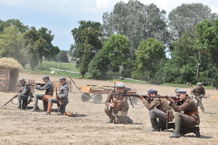 Piknik historyczny w Chojnowie