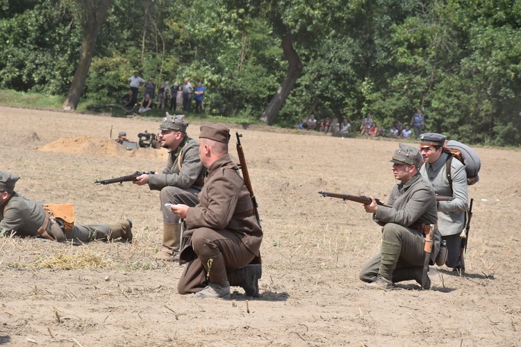 Piknik historyczny w Chojnowie