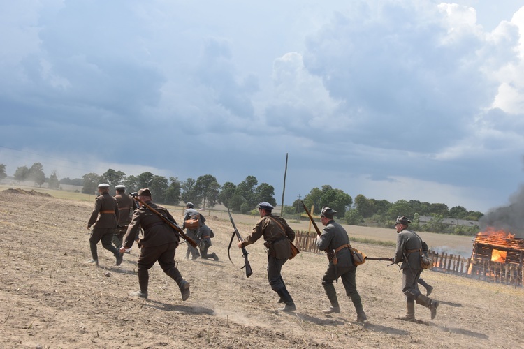 Piknik historyczny w Chojnowie