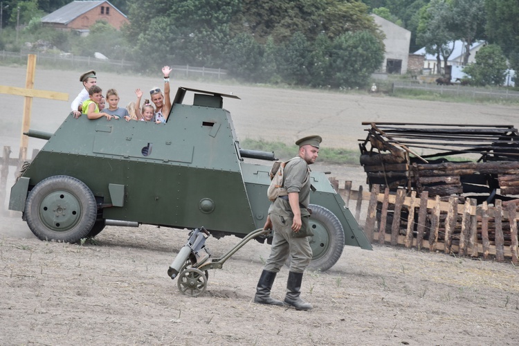 Piknik historyczny w Chojnowie