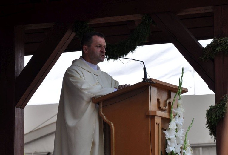 Prymas i biskupi w Oleśnie u św. Anny