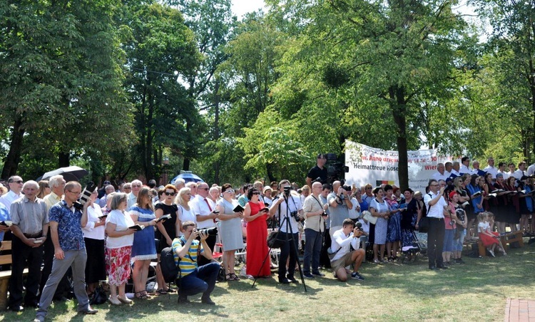 Prymas i biskupi w Oleśnie u św. Anny