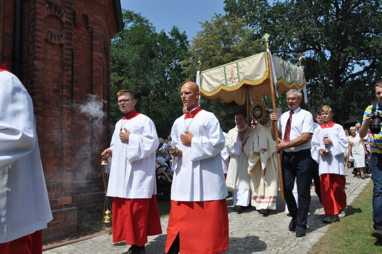 Prymas i biskupi w Oleśnie u św. Anny