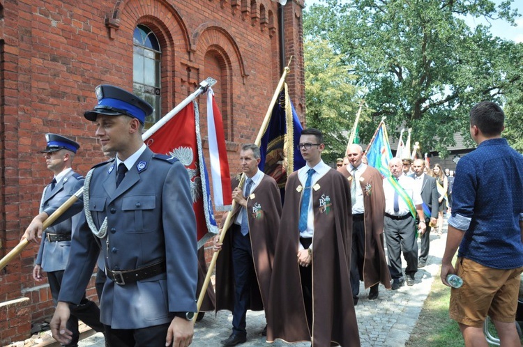 Prymas i biskupi w Oleśnie u św. Anny