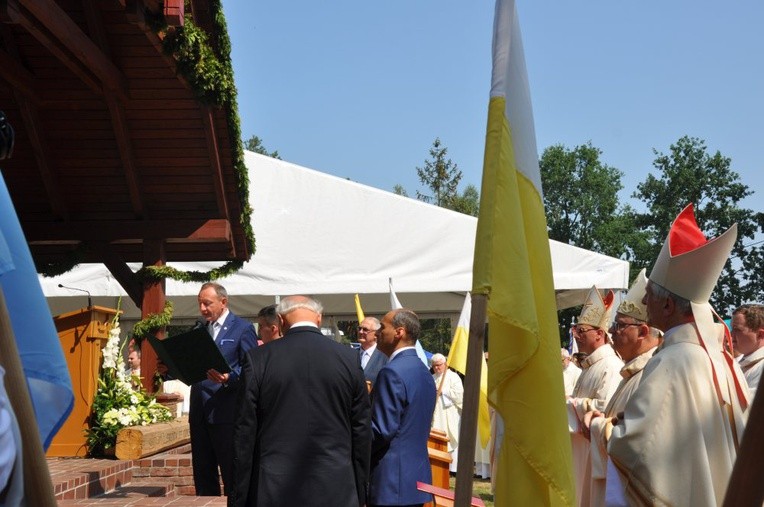 Prymas i biskupi w Oleśnie u św. Anny