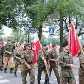 W marszu (38. po wojnie) biorą udział przedstawiciele wszystkich pokoleń – od dzieci po osoby w podeszłym wieku.