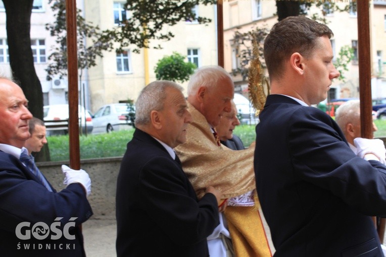 Instalacja nowego proboszcza w Ząbkowicach Śląskich