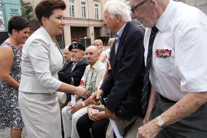 Modlitwa za powstańców na pl. Krasińskich