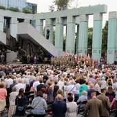 Zwracając się do powstańców warszawskich, prezydent Duda powiedział, że to dzięki nim i ich heroicznemu zrywowi z sierpnia 1944 r., dzięki bohaterom Powstania Warszawskiego, "jesteśmy dziś tacy, jacy jesteśmy"