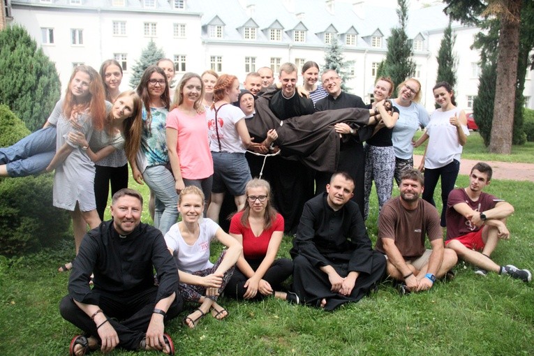 Wczasorekolekcje dla niepełnosprawnych w Dąbrowicy