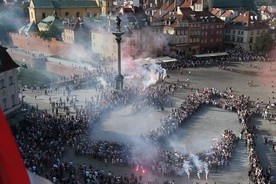 Hołd dla powstańców - w godzinę "W" dźwięk syren i minuta ciszy