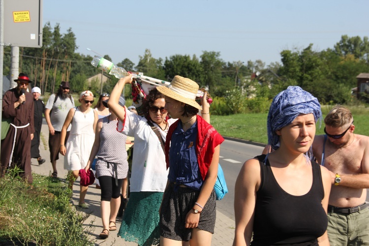 Pielgrzymka hipisów na Jasną Górę