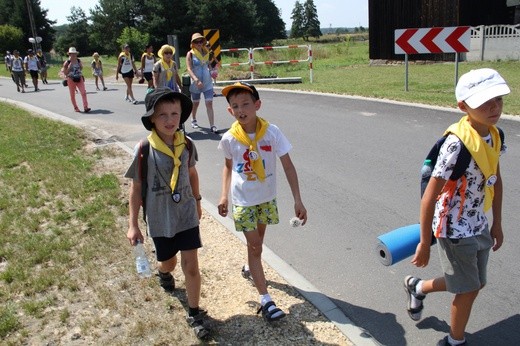 73. Pielgrzymka Rybnicka - grupy 6, 7, 8 i postój w Wilczy