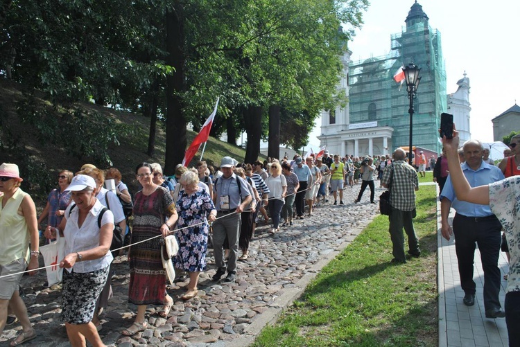 Wyjście pielgrzymów z Chełma.