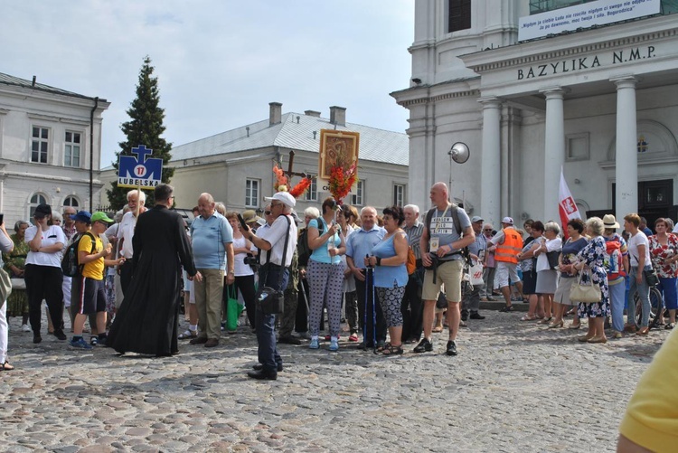 Wyjście pielgrzymów z Chełma.