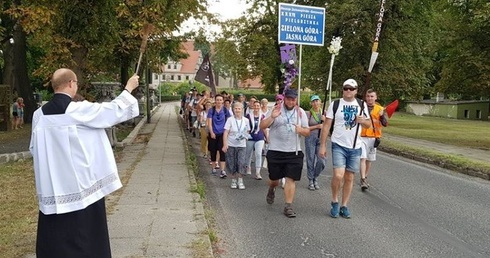 Idą do Matki ze śpiewem na ustach