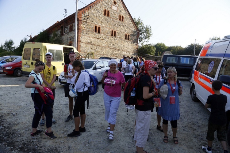 Msza św. w Bobolicach i ucałowanie Piety