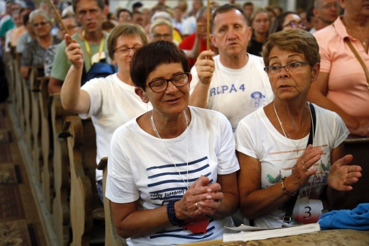 Msza św. w Bobolicach i ucałowanie Piety