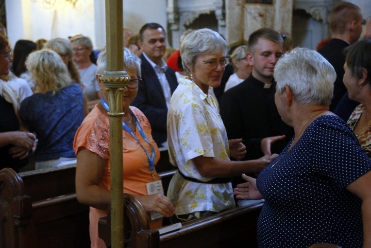 Msza św. w Bobolicach i ucałowanie Piety