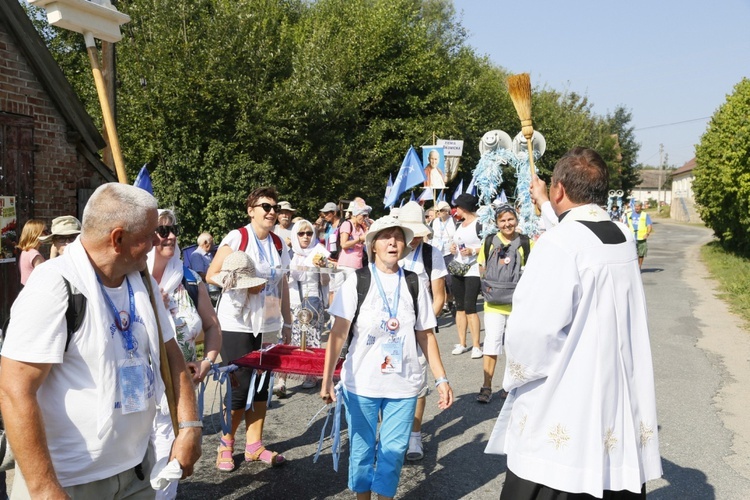 Droga do Przeworna i Apel Jasnogórski z modlitwą o powołania