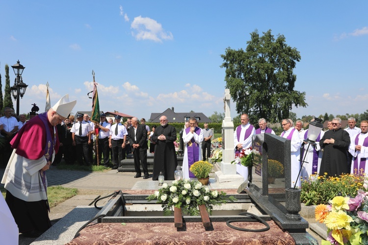 Pogrzeb śp. ks. prof. Józefa Krętosza w Bronowie