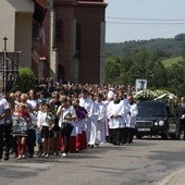 Tłumy żegnały Beatę i Kacpra z Wysokiej