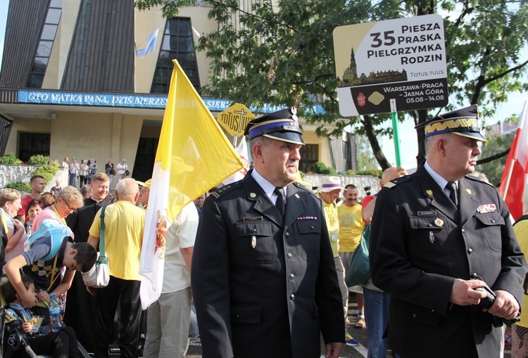 Pierwsze kroki praskich pielgrzymów