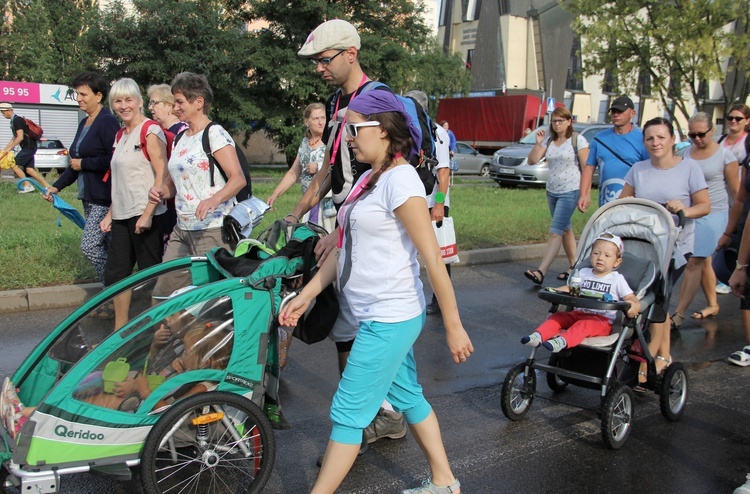 Pierwsze kroki praskich pielgrzymów