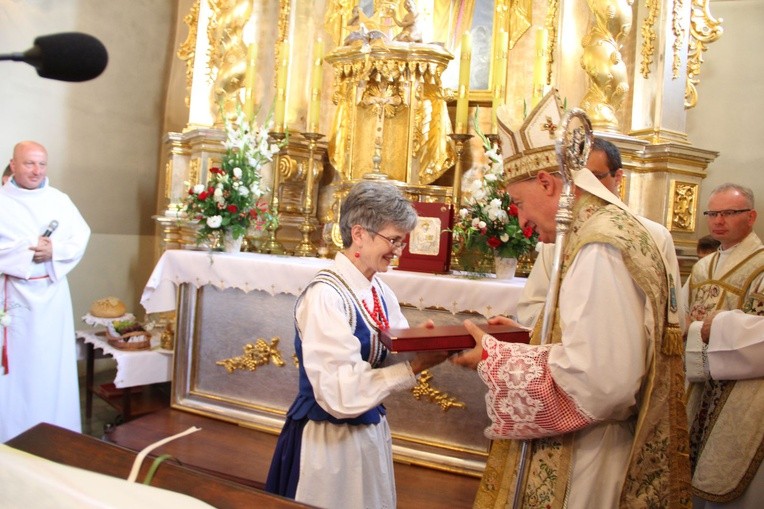 Biskup Andrzej Jeż w Siedliskach k. Bobowej